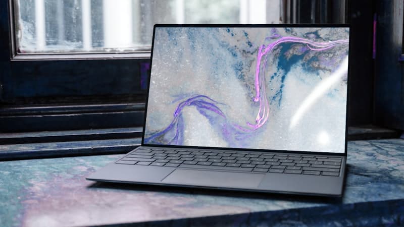 Dell XPS 16 Ultra Laptop